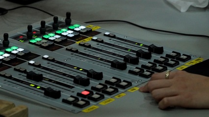 視聽聯(lián)動(dòng)探前沿 學(xué)媒融合啟新篇——我院廣播電視學(xué)專業(yè)師生赴廈門音樂廣播開展專業(yè)認(rèn)知與錄音制作實(shí)踐